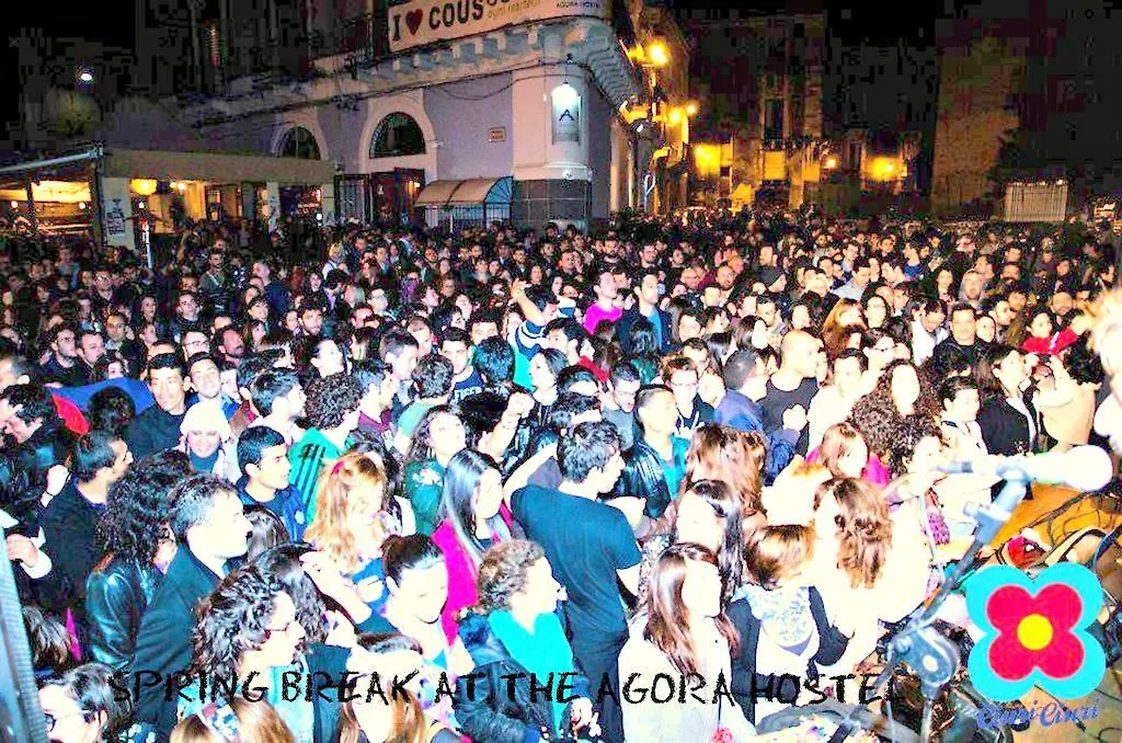 Agora Hostel CTA